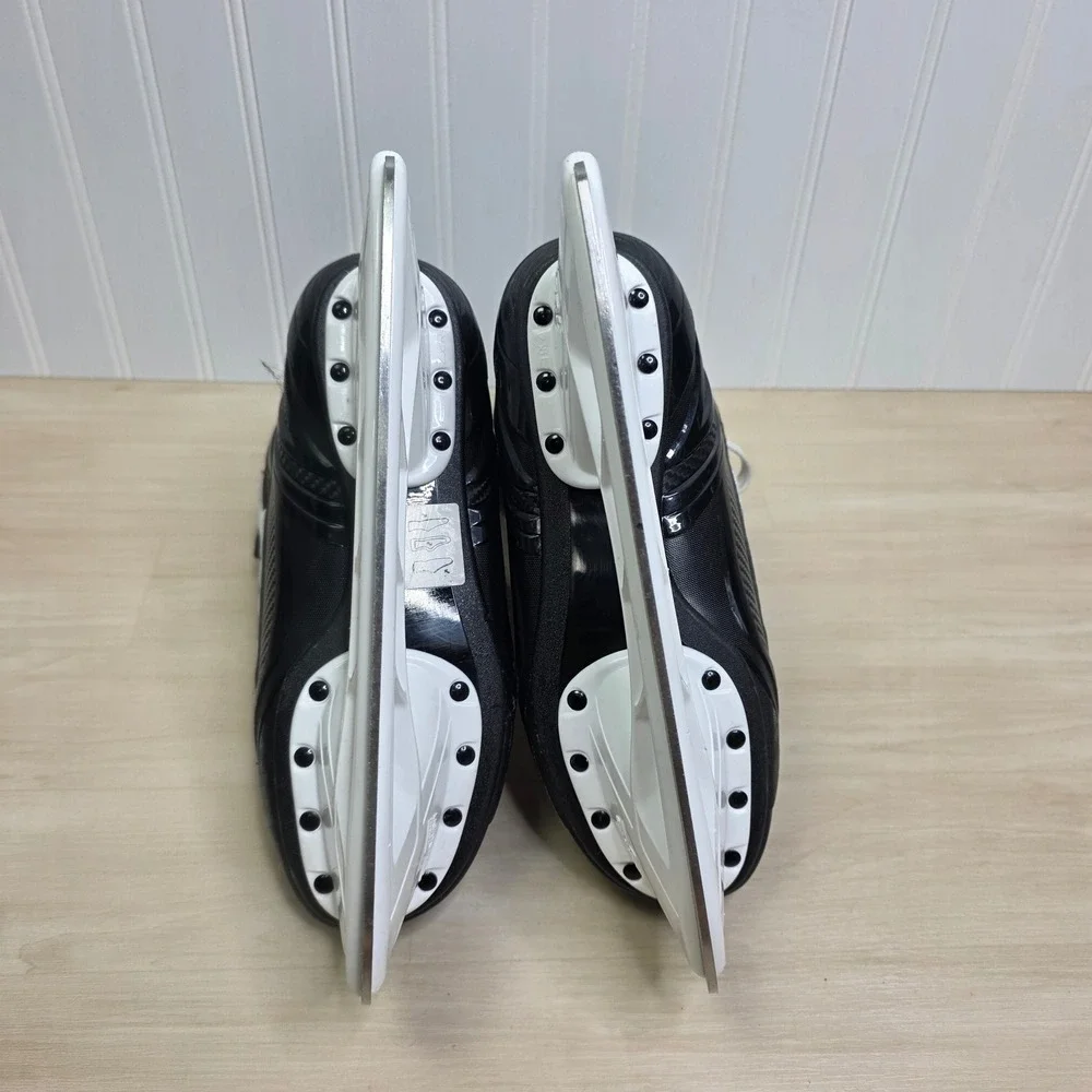 Bauer NS Junior Ice Hockey Skates Black Red Tuuk Lightspeed Pro II Size 4